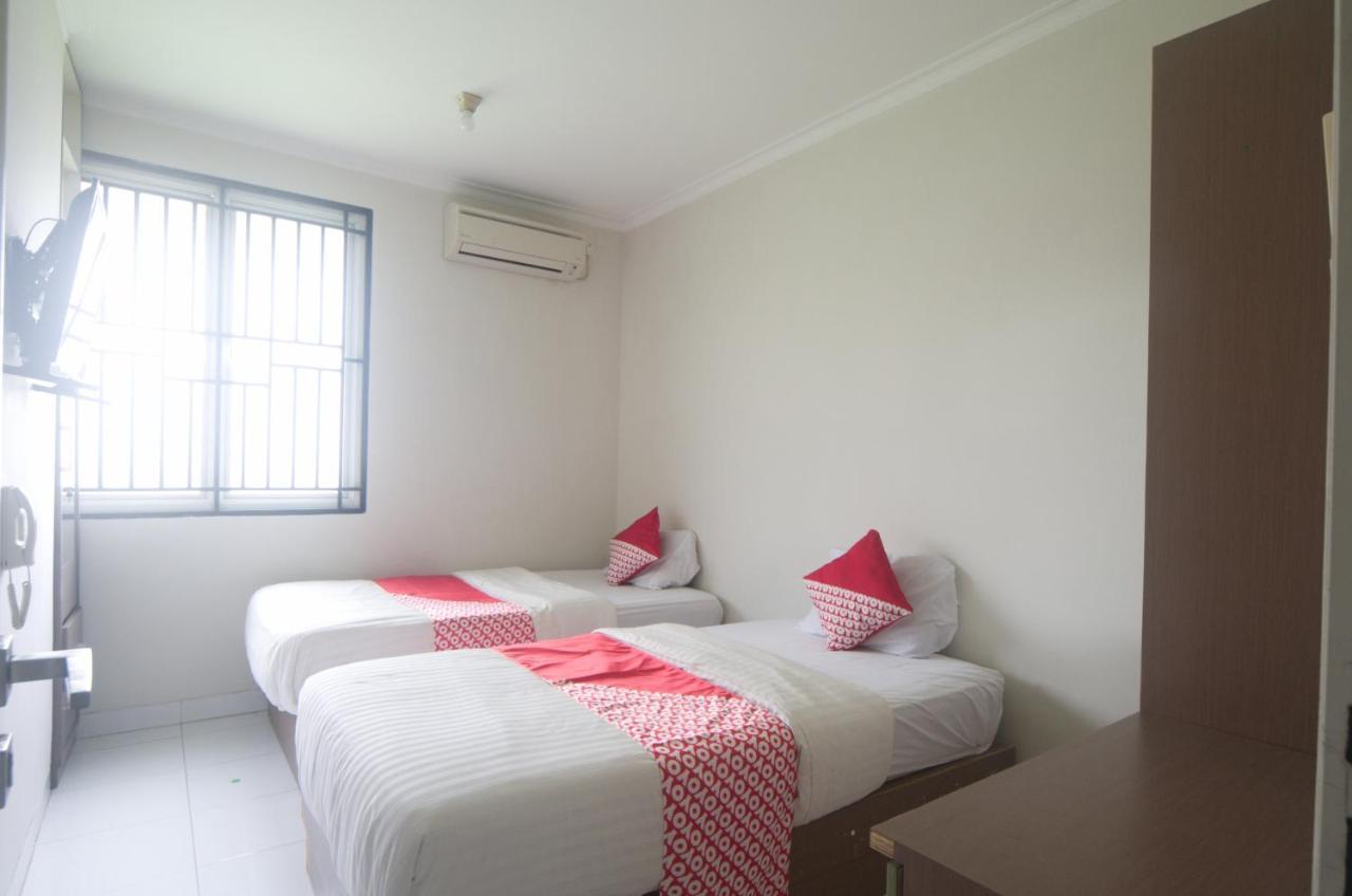 Oyo 3049 Scientia Dormitory Syariah Тангеранг Екстериор снимка